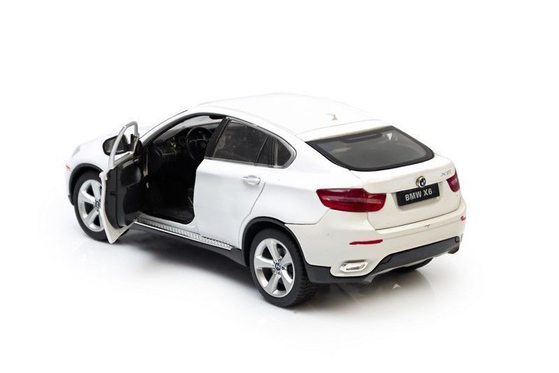 Машинка коллекционная металлическая BMW X6 Rastar 41500 1:24 белый RAS41500.WHITE фото