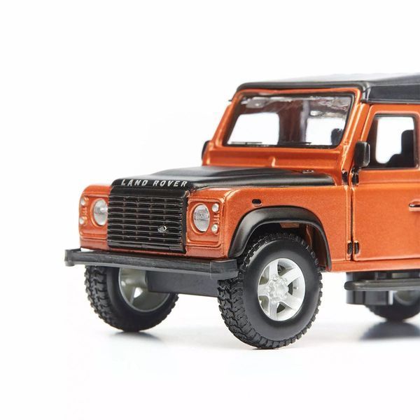 УЦЕНКА!!! Автомодель Bburago &mdash; Land Rover Defender 110 (1:32, оранжевый металлик) 18-43029 У18-43029OR фото